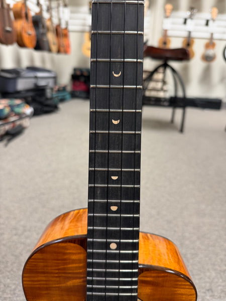 aNueNue UT3K Solid Premium Koa Tenor Ukulele w/Case - Bird Series