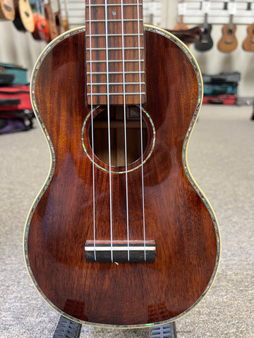 Koloa KU-725 Solid Koa Concert Ukulele w/Case - Pre Loved