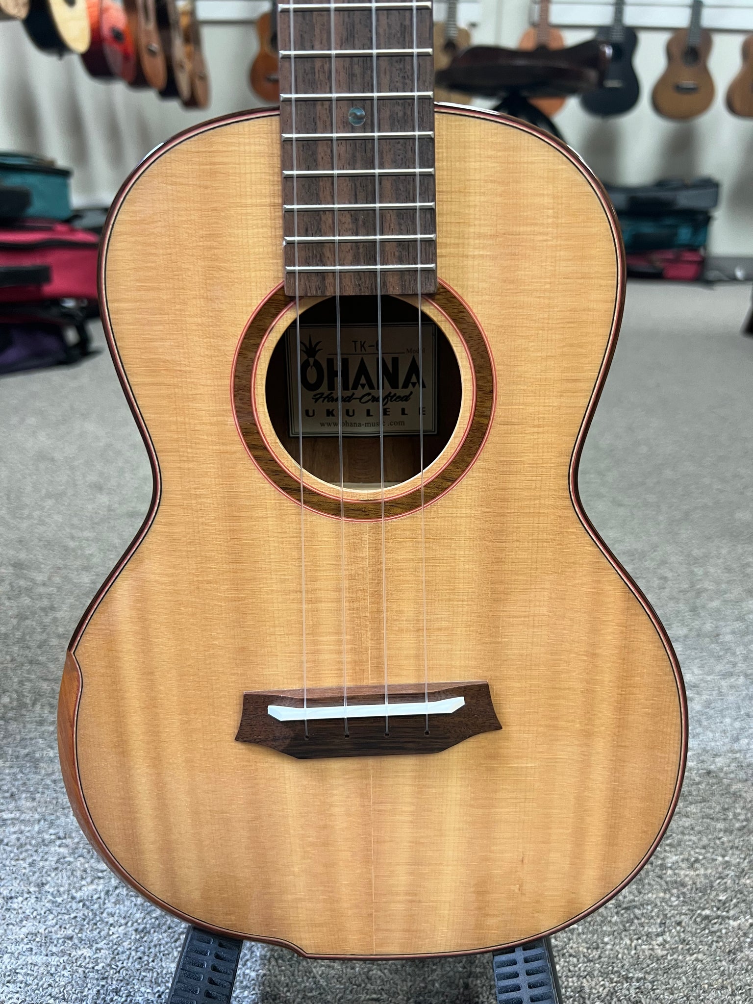 OHANA TK-6 Solid Spruce/Acacia Tenor Ukulele w/Comfort Armrest