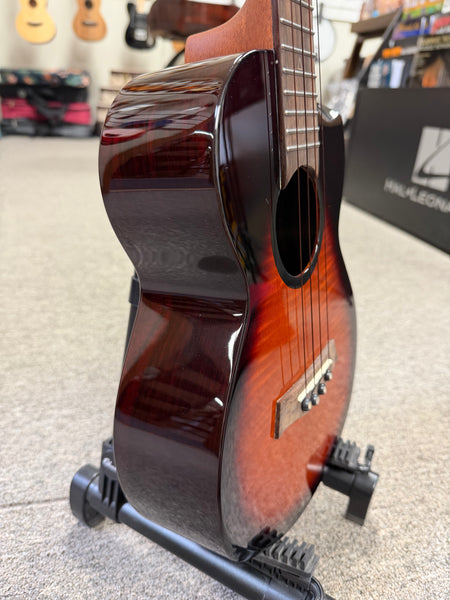Flight Navigator Solid Flamed Maple/Rosewood Electric Tenor Ukulele w/Case