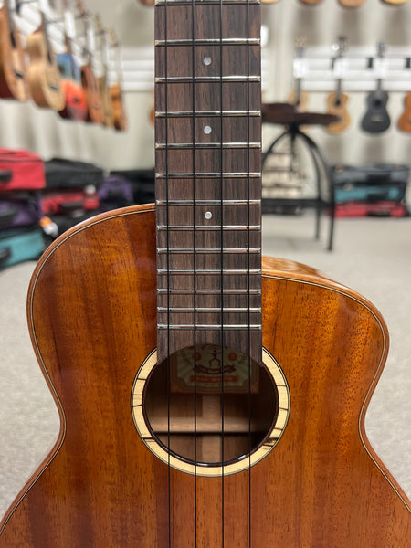 aNueNue UT1K Solid Koa Tenor Ukulele w/Case - Koa Bird Series