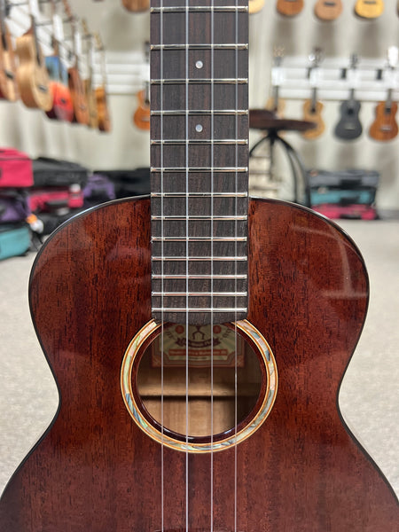 aNueNue AMM3 Solid Mahogany Tenor Ukulele w/Case