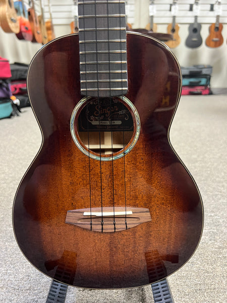 Singer by aNueNue RT1M-TS Solid Mahogany Tenor Ukulele w/Case - Tobacco Sunburst