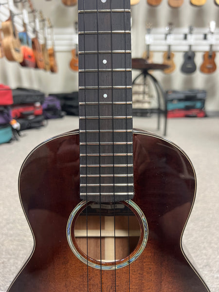 Singer by aNueNue RT1M-TS Solid Mahogany Tenor Ukulele w/Case - Tobacco Sunburst