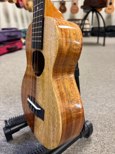 KoAloha KCNP-00 Solid Koa/Mango Naupaka Concert Ukulele w/Case