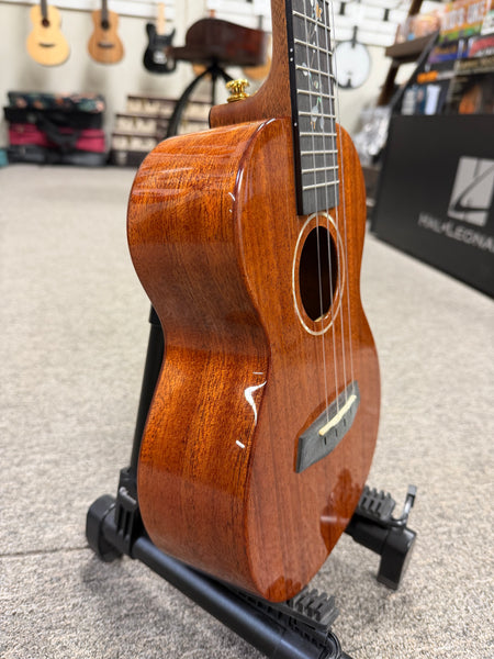 Enya EUC-MS Solid Mahogany Concert Ukulele w/Case