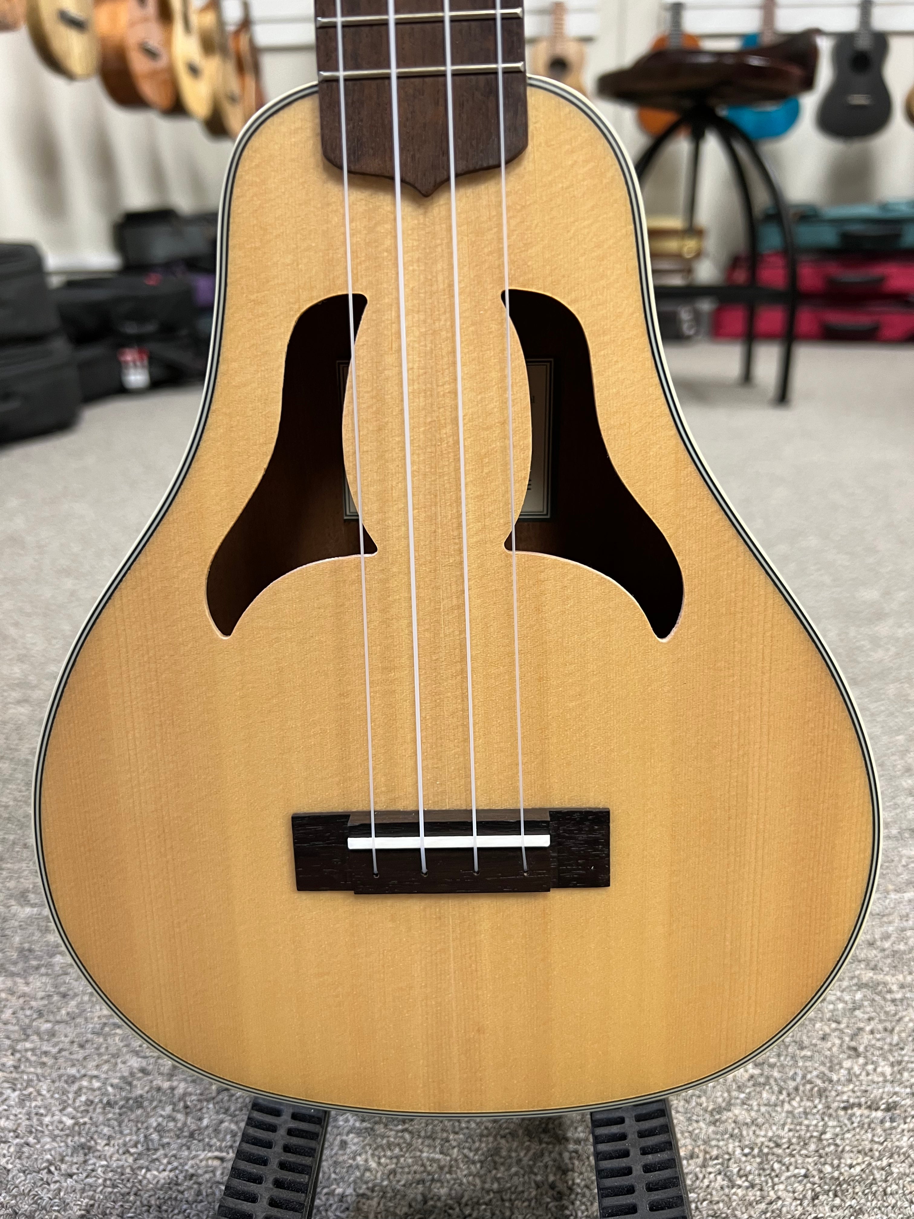 OHANA VKC-70 Solid Spruce/Mahogany Concert Ukulele - Vintage Vita Ukulele