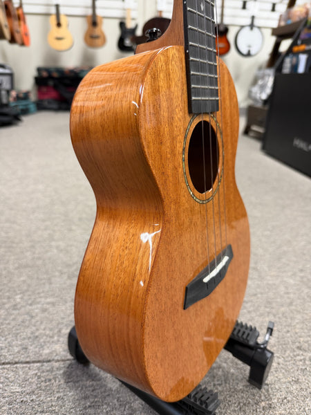 Enya EUT-MAD Solid Mahogany Tenor Ukulele w/Case