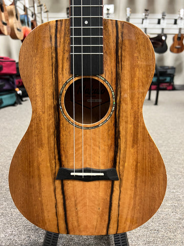 Makaio MSMB-10 Spalted Mango Baritone Ukulele w/Case