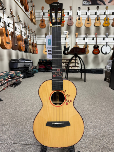 Enya EUT-S1-EQ Solid Spruce/Rosewood Electric Tenor Ukulele w/Case