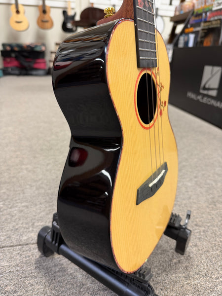 Enya EUT-S1-EQ Solid Spruce/Rosewood Electric Tenor Ukulele w/Case