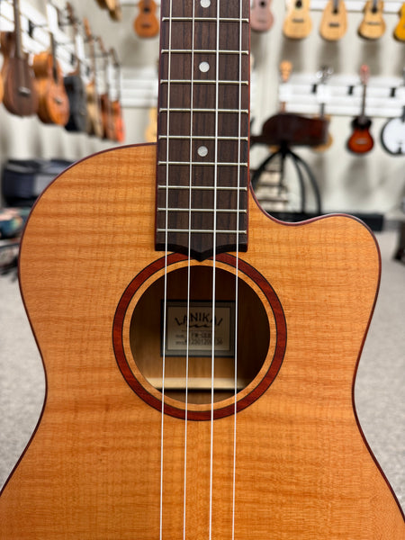 LANIKAI FM-CEB Flamed Maple Baritone Electric Ukulele w/Case - Cutaway/Fishman Pickup
