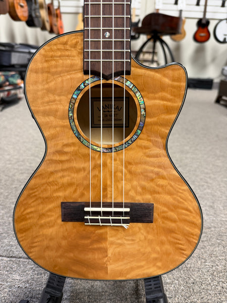 LANIKAI QM-NACET Quilted Maple Electric Tenor Ukulele w/Case - Natural