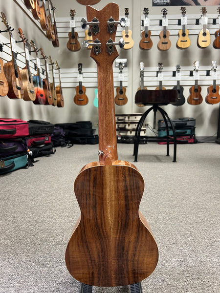 Makaio MKC-10 Koa Concert Ukulele w/Case