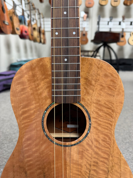 Makaio MSMBS-10 Steel String Spalted Mango Baritone Ukulele w/Case