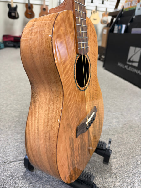 Makaio MSMBS-10 Steel String Spalted Mango Baritone Ukulele w/Case