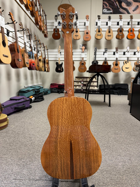 Makaio MSMBS-10 Steel String Spalted Mango Baritone Ukulele w/Case