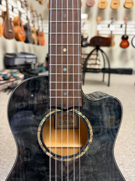 LANIKAI QM-BKCEG Quilted Maple Electric Guitalele w/Case - Transparent Black Guitarlele