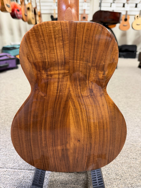 Flight Voyager Tenor Electric Ukulele w/Case - Royal Series - Solid Spruce/Solid Acacia