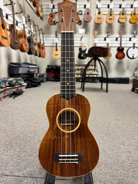 LANIKAI ACST-S Acacia Soprano Ukulele w/Case - Solid Top