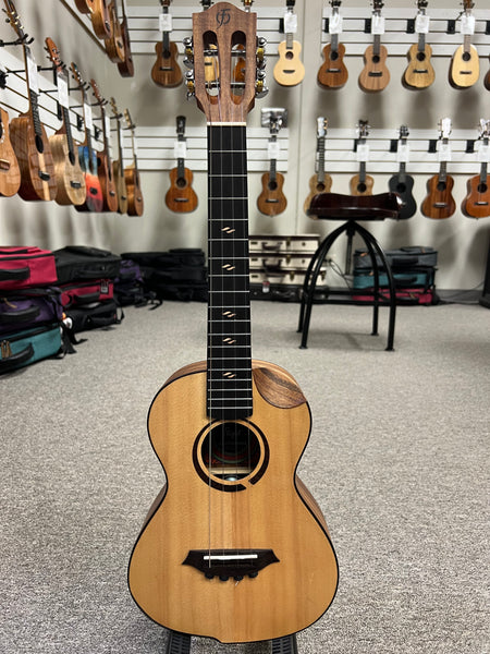 Flight Victoria Tenor Soundwave Ukulele w/Case - Built In Effects - Pre Loved - Solid Spruce/Acacia