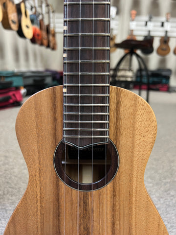 3/15迄❗️YLEVE コート COMOLI AURALEE ATON YOKE Oli L1-CAS Solid Acacia Satin Concert Ukulele w/Case