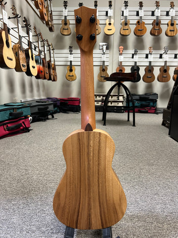 Oli L1-CAS Solid Acacia Satin Concert Ukulele w/Case