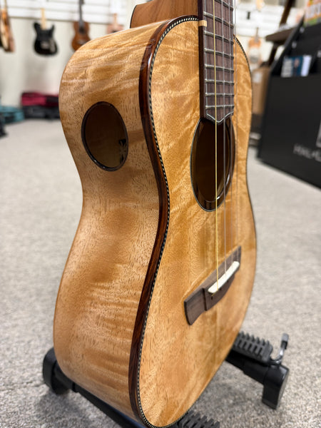 Oli X1-TMG Solid Mango Tenor Ukulele w/Case