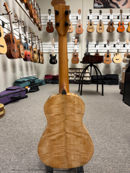 Oli X1-TMG Solid Mango Tenor Ukulele w/Case