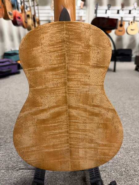 Oli X1-TMG Solid Mango Tenor Ukulele w/Case