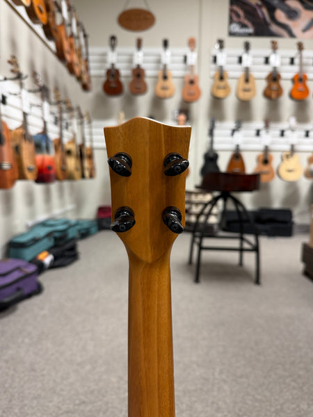 Oli X1-TMG Solid Mango Tenor Ukulele w/Case