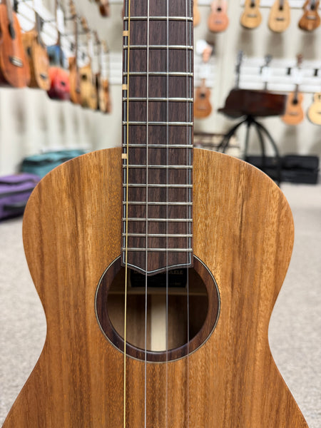 Oli L1-BA-S Solid Acacia Satin Baritone Ukulele w/Case