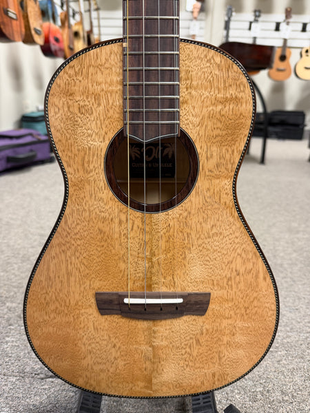 Oli X1-BMG Solid Mango Baritone Ukulele w/Case