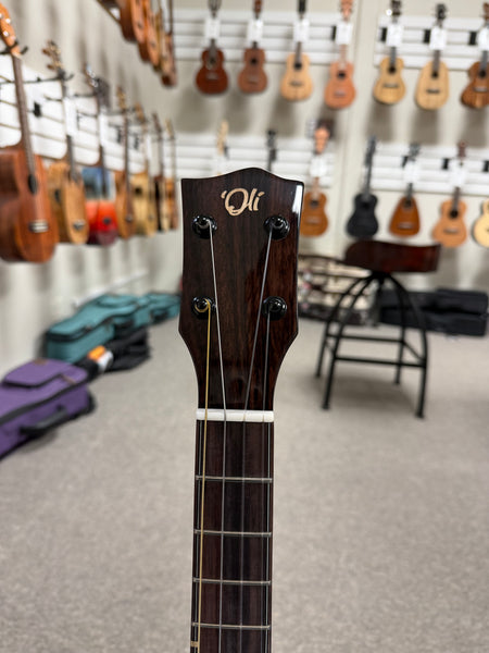Oli X1-BMG Solid Mango Baritone Ukulele w/Case