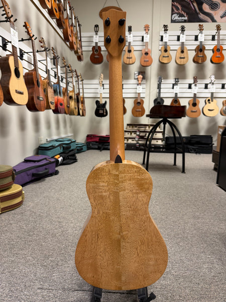 Oli X1-BMG Solid Mango Baritone Ukulele w/Case