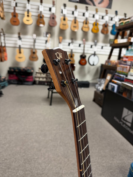 Oli X1-BMG Solid Mango Baritone Ukulele w/Case - Pre Loved