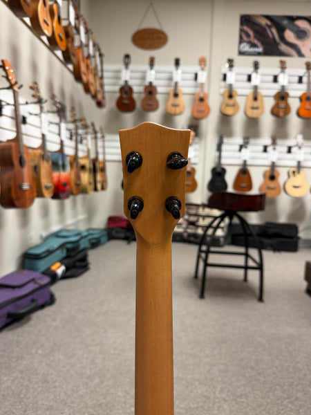 Oli X1-BMG Solid Mango Baritone Ukulele w/Case