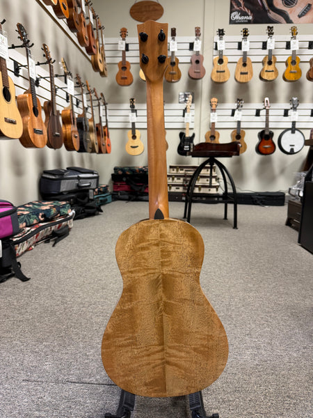 Oli X1-BMG Solid Mango Baritone Ukulele w/Case - Pre Loved