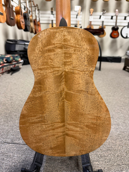 Oli X1-BMG Solid Mango Baritone Ukulele w/Case - Pre Loved