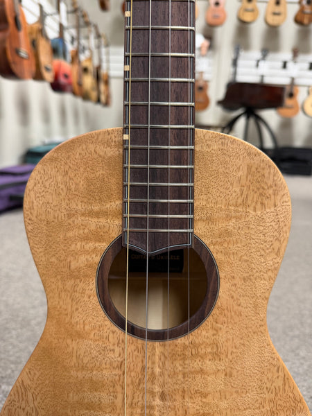 Oli L1-BMGS Solid Mango Baritone Satin Ukulele w/Case