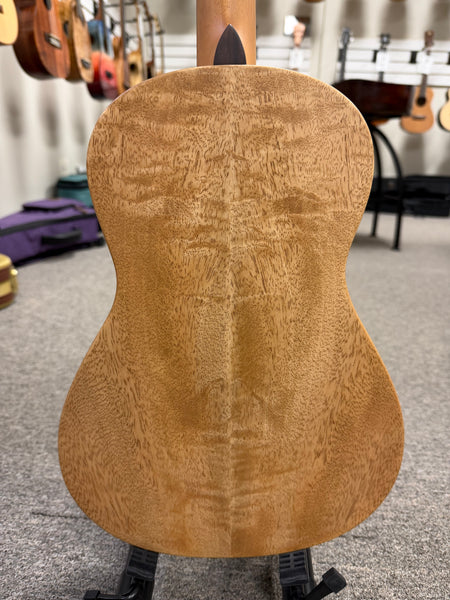 Oli L1-BMGS Solid Mango Baritone Satin Ukulele w/Case