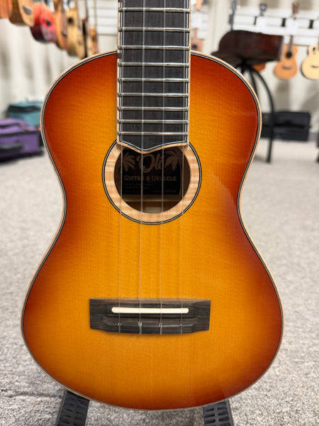Oli L2-CSFM-LB Solid Spruce/Flame Maple Concert Ukulele w/Case - Light Burst Finish