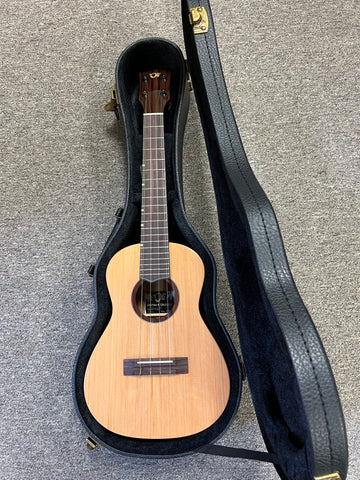 Oli L1-TCA Solid Cedar/Acacia Tenor Ukulele w/Case