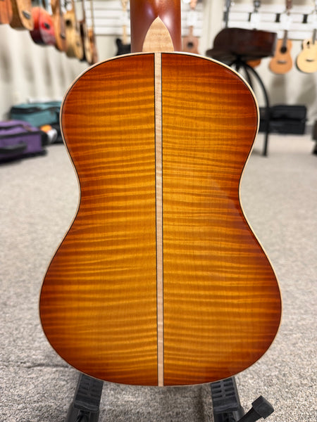 Oli L2-CSFM-LB Solid Spruce/Flame Maple Concert Ukulele w/Case - Light Burst Finish