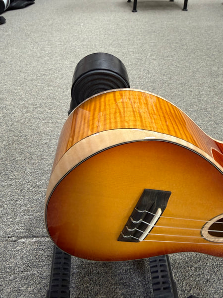 Oli L2-CSFM-LB Solid Spruce/Flame Maple Concert Ukulele w/Case - Light Burst Finish