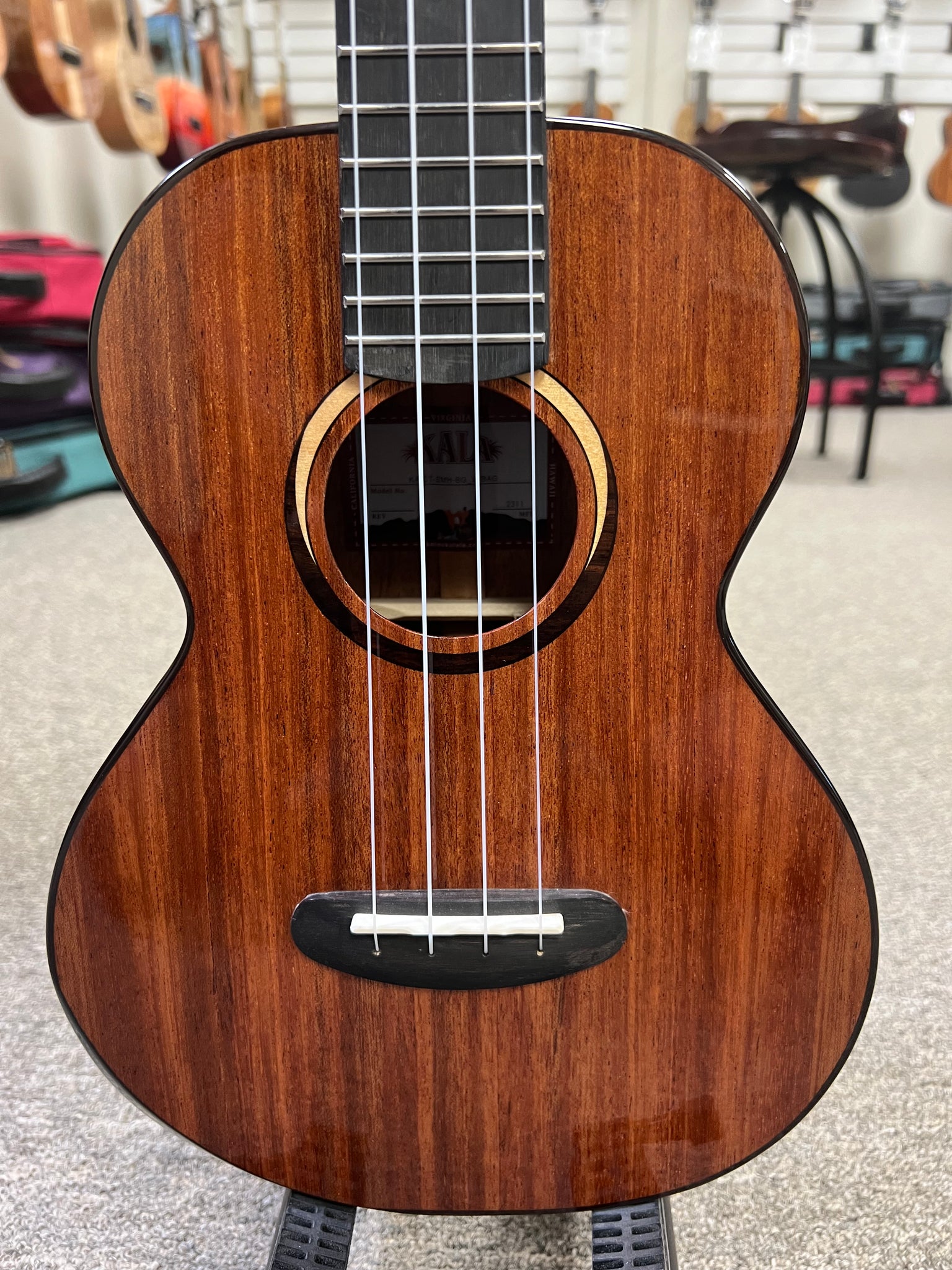 KALA KA-CT-SMH-TG Solid Mahogany Tenor Ukulele W/Case - Contour Series