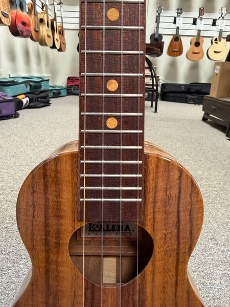 KoAloha KSO-02 Solid Acacia Soprano Long Neck Ukulele w/Case - Pre Loved