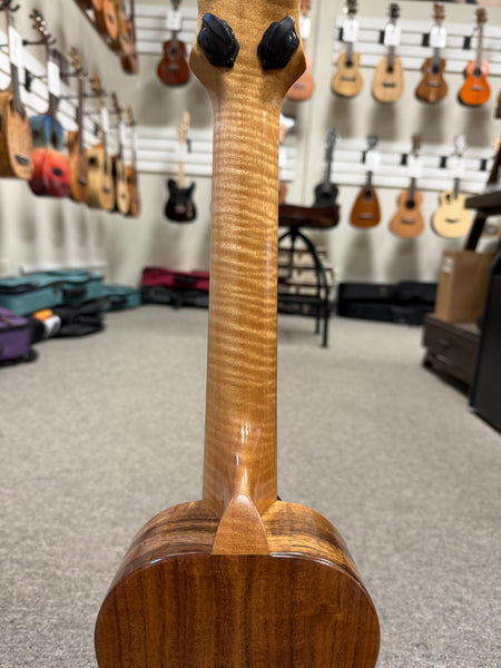 KoAloha KSO-02 Solid Acacia Soprano Long Neck Ukulele w/Case - Pre Loved