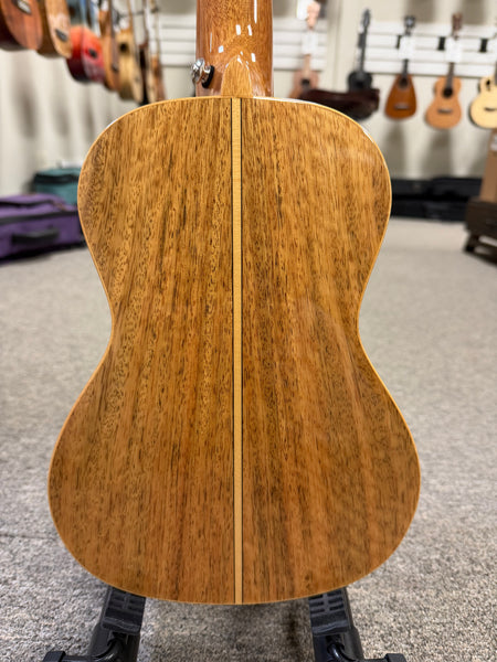 Makaio MSMC-20 Solid Spalted Mango Concert Ukulele w/Case - Rosewood Comfort Armrest
