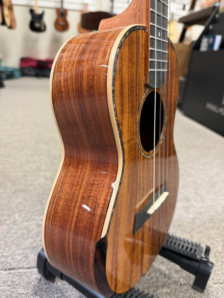 Makaio MKT-20 Solid Koa Tenor Ukulele w/Case - Rosewood Comfort Armrest